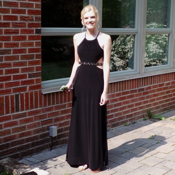 Black formal dress - Picture 1 of 4